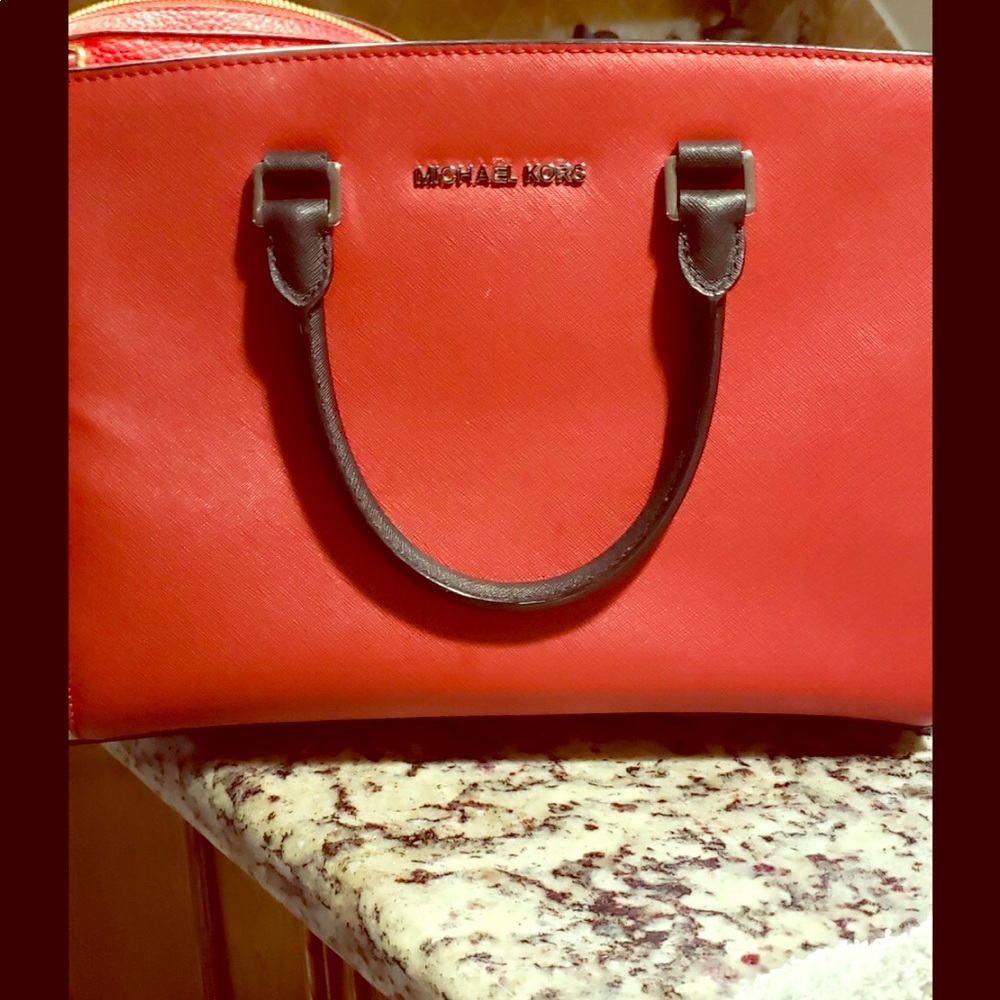 Beautiful bag rate in black for Valentine’s Day ❤️